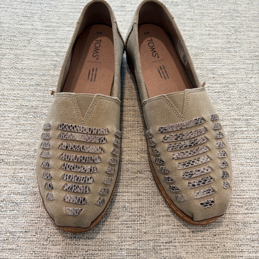 Toms Alpargata Leather Wrap Slup On Shoes Beige Suede Snake Accents Size 9